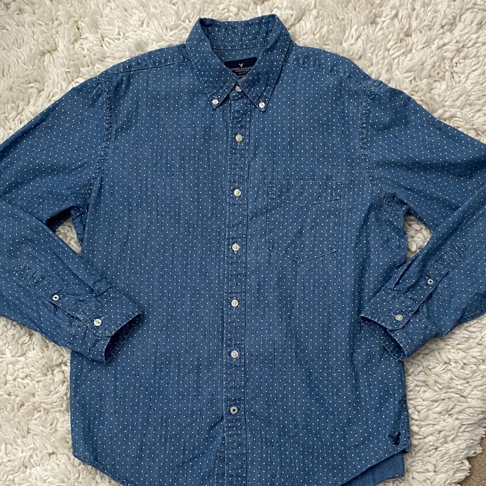 American Eagle long sleeve men’s Sz Large button down dress shirt